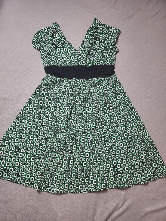 Addition Elle Dresses & Skirts - Addition Elle 1X Green Geometric Fit Flare Dress Made In Canada